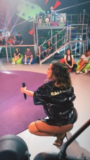 Anitta feet photo thumbnail