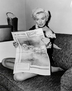 Marilyn Monroe feet photo thumbnail