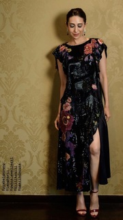 Karisma Kapoor feet photo thumbnail