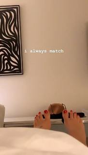 Corinna Kopf feet photo thumbnail