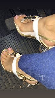 Alaine Crissiê feet photo thumbnail