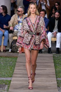 Candice Swanepoel feet photo thumbnail