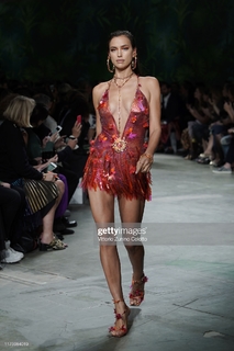 Irina Shayk feet photo thumbnail