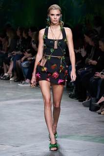 Kendall Jenner feet photo thumbnail