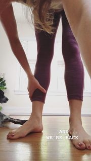 Adriene Mishler feet photo thumbnail