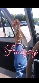 Brooke Burke feet photo thumbnail