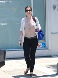 Michelle Trachtenberg feet photo thumbnail