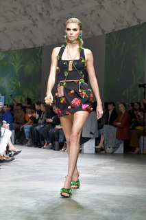 Kendall Jenner feet photo thumbnail