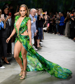 Jennifer Lopez feet photo thumbnail