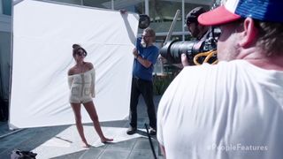 Sarah Hyland feet photo thumbnail