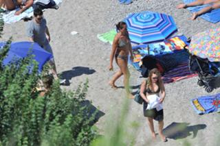 Hilary Duff feet photo thumbnail