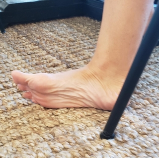 Kyle Unfug feet photo thumbnail