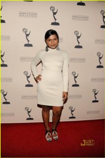 Mindy Kaling feet photo thumbnail