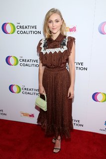 AnnaSophia Robb feet photo thumbnail