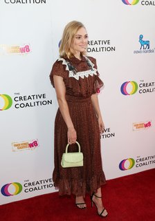 AnnaSophia Robb feet photo thumbnail