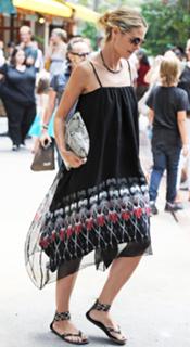 Heidi Klum feet photo thumbnail