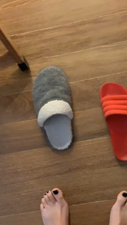 Kéfera Buchmann feet photo thumbnail