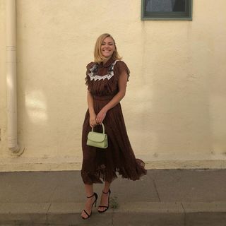AnnaSophia Robb feet photo thumbnail