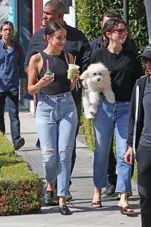 Selena Gomez feet photo thumbnail