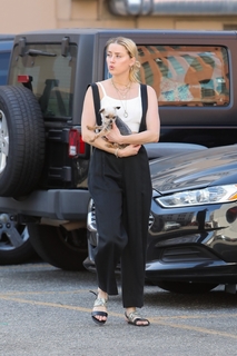 Amber Heard feet photo thumbnail