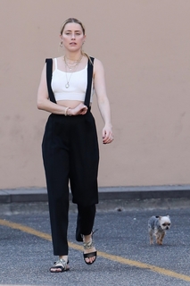 Amber Heard feet photo thumbnail