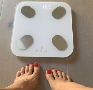Nabilla Benattia feet photo thumbnail