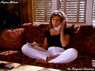 Alyssa Milano feet photo thumbnail