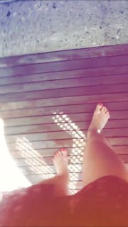 Marina Ruy Barbosa feet photo thumbnail