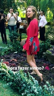 Marina Ruy Barbosa feet photo thumbnail