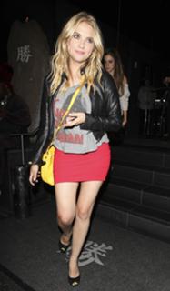 Ashley Benson feet photo thumbnail