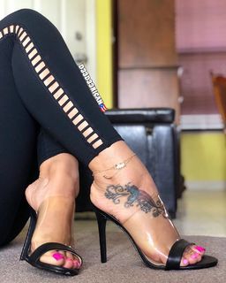 Deedee Rican feet photo thumbnail