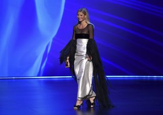 Gwyneth Paltrow feet photo thumbnail