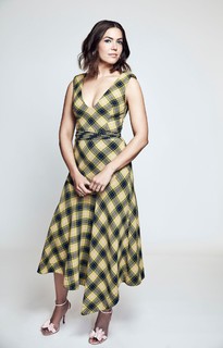 Mandy Moore feet photo thumbnail
