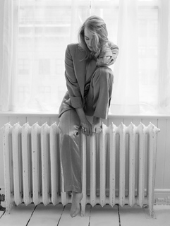 Yvonne Strahovski feet photo thumbnail