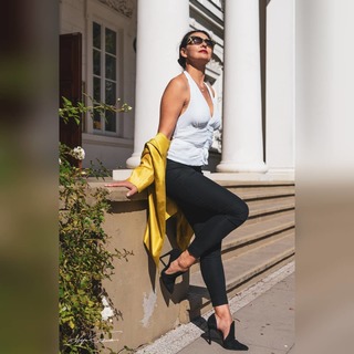 Anna Popek feet photo thumbnail