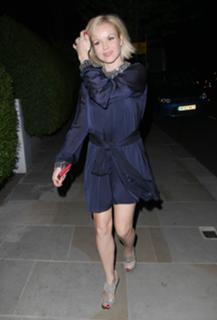 Amanda Holden feet photo thumbnail