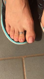 Alaine Crissiê feet photo thumbnail