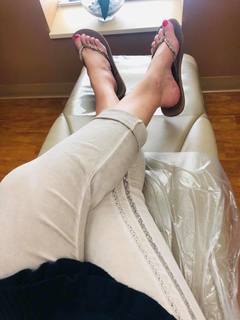 Lisa Robertson feet photo thumbnail