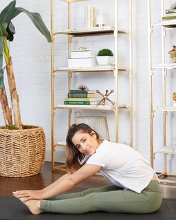 Aly Raisman feet photo thumbnail