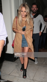 Caroline Flack feet photo thumbnail