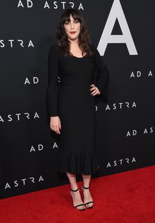 Liv Tyler feet photo thumbnail