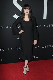 Liv Tyler feet photo thumbnail