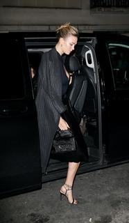 Karlie Kloss feet photo thumbnail