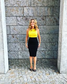 Alina Merkau feet photo thumbnail
