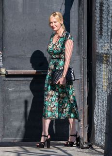 Kirsten Dunst feet photo thumbnail