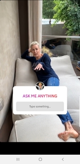 Chelsea Handler feet photo thumbnail
