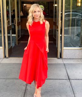 Sarah Michelle Gellar feet photo thumbnail