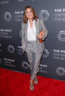 Mariska Hargitay feet photo thumbnail