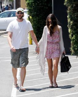 Jordana Brewster feet photo thumbnail