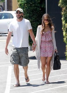 Jordana Brewster feet photo thumbnail